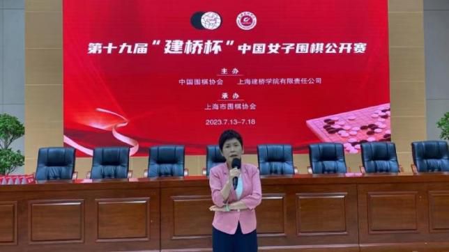 她是被低估的隐藏大神，比任何人都知道的多！