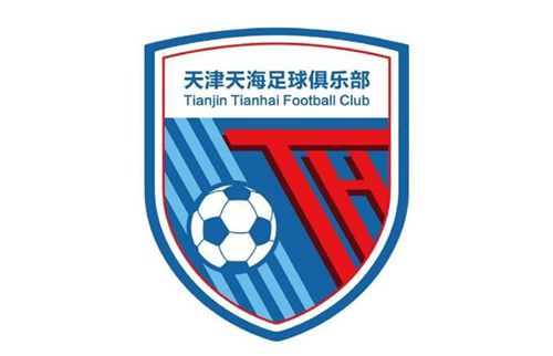 金秀贤身穿笔挺西装，英俊帅气；baby则身穿蓝色金属面料背心裙，时尚有型而又光彩夺目。
