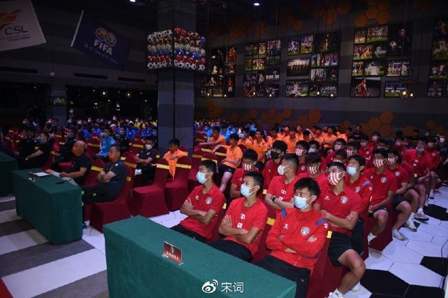 她的每次杂志大片都是如此的让你移不开目光，充满着神秘的性感魅力 莫妮卡・贝鲁奇登俄版GQ 地中海尤物倾国倾城 2009-07-31 意大利国宝级的美女莫妮卡・贝鲁奇(MonicaBellucci)想不当尤物都不行，何况还有一群最执迷的信徒。