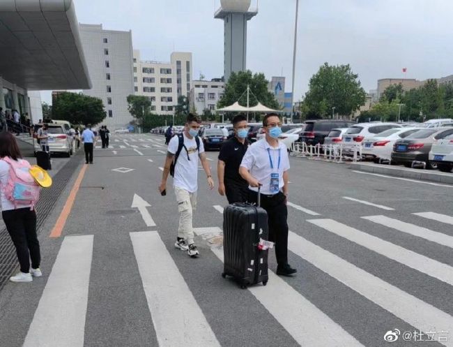 这份报告对过去这一年的中国电影市场进行了系统、专业的梳理，通过数据、趋势、案例、洞察全方位复盘2025年中国电影的新现象、新趋势、新挑战，为行业内外提供了有益的参考和启示。