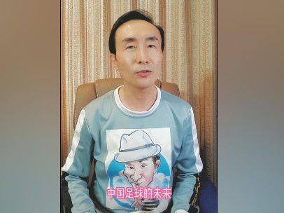巩俐亮相《归来》巴黎首映 穿透视裙对镜送飞吻 2014-12-17 巴黎当地时间12月16日，电影《归来》（Coming Home）巴黎首映。