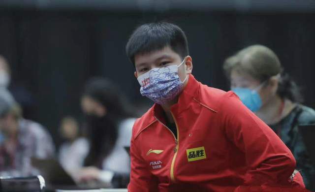 米兰达一手打造的《Runway》杂志深陷财务泥潭,昔