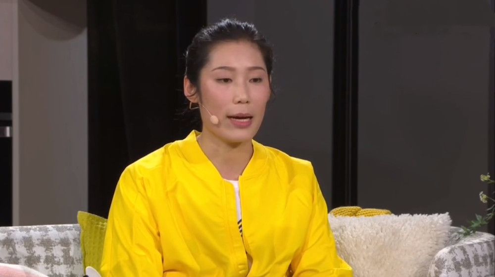 观众将跟随铁血战士的脚步，深入了解他的动机、目标和内心世界，从而对这个种族有更深入的认识。