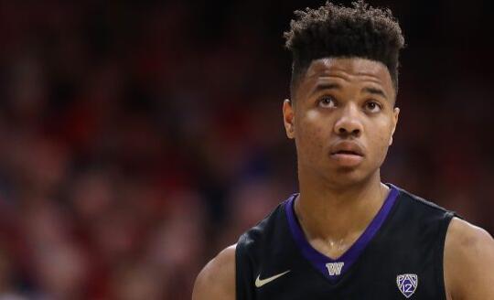 身处一线的严迪(易烊千玺饰),后台总指挥的黄凯(朱一龙饰),以及负责使用无人机进行侦查监控,技术组组长陈依(林博洋饰)。