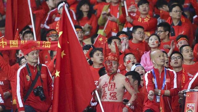 2024年被称为“谷子经济”元年,面对二次元衍生品消费市场的发展态势,尚琳琳分享说《熊出没》是国内最早开发系列衍生品的公司,为了更好的回应当下消费者的消费需求,华强方特也开发了一些盲盒、卡牌,都非常受到“熊粉”们的欢迎。