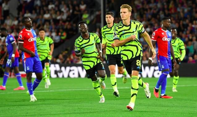 《热血街区2》曝新预告 斋藤工演雨宮兄弟长男 2016-07-21 由EXILE TRIBE成员出演的《热血街区电影版》第2部《热血街区：红雨》曝光特报预告和新海报。