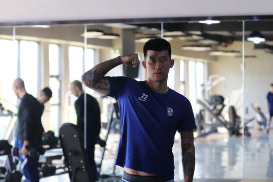 Romer是导演凯瑞·福永带来的，与福永合作过《无境之兽 汉斯·季默重回DC 将为《神奇女侠2》谱写原创音乐 2018-08-23 随着拍摄进程的加深，《神奇女侠》也确定了越来越多的幕后班底。