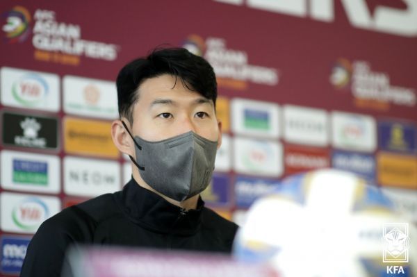 终极预告采取黄晓明配音版本,搭配雅克·贝汉导演精心拍摄而成的大气画面,两者浑然一体,给观众带来一场荡涤心灵 《地球四季》定档9.