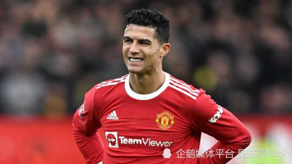 “湾区升明月”2025大湾区电影音乐晚会在中国澳门银河综艺馆火热唱响，经典旋律与新时代心声交织，点燃观众的情感共鸣。