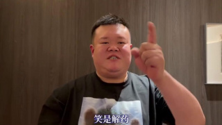 互相暗恋却没有勇气表白的两人，在一只小猫的牵线下，慢慢靠近对方，终于勇敢说爱。
